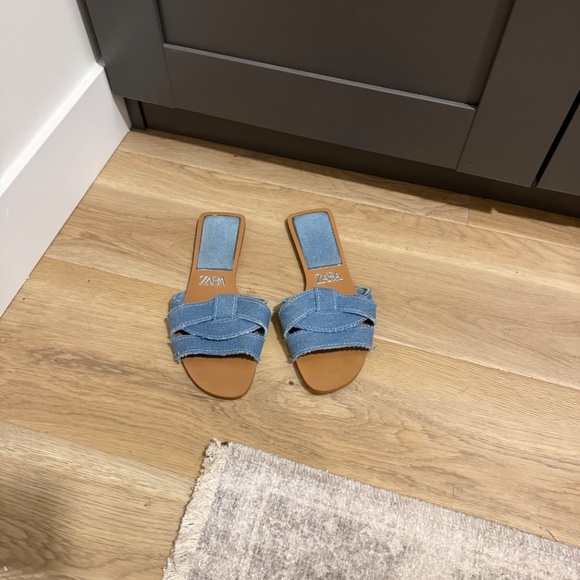 ZARA Flat Denim Sandals - Picture 2 of 4